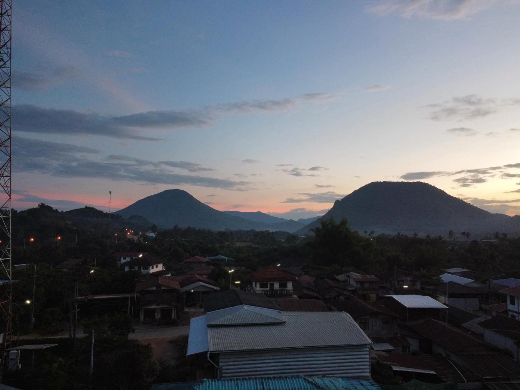 Positive Energy Homestay And Guide In Chiangkhan Chiang Khan Extérieur photo